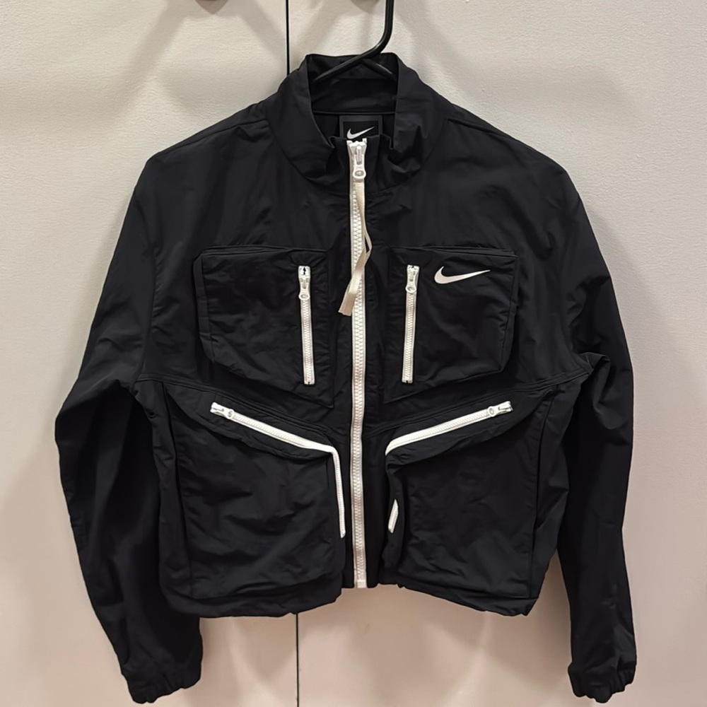 NIKE UTILITY JACKET SIZE SMALL